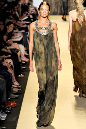 МАЙКЪЛ КОРС ИЛИ ЛИЦЕТО НА АМЕРИКАНСКИЯ МИНИМАЛИЗЪМ