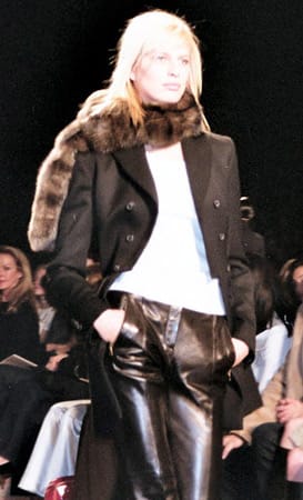 МАЙКЪЛ КОРС ИЛИ ЛИЦЕТО НА АМЕРИКАНСКИЯ МИНИМАЛИЗЪМ