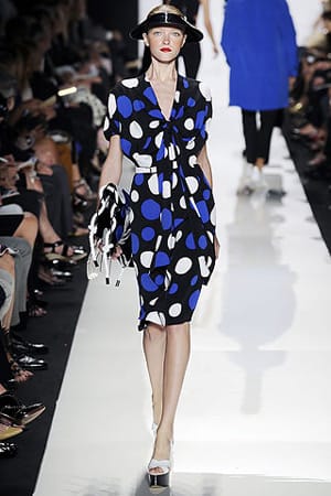 МАЙКЪЛ КОРС ИЛИ ЛИЦЕТО НА АМЕРИКАНСКИЯ МИНИМАЛИЗЪМ