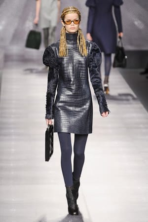 Модели от колекция есен/зима 2012-2013 г. на модната марка „Фенди”