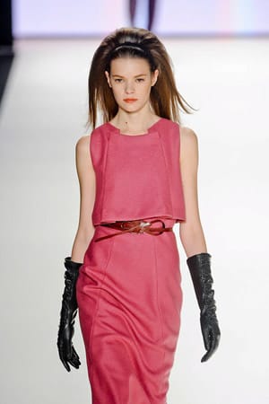 Модели от колекция есен/зима 2012-2013 г. на дизайнерката Каролина Ерера