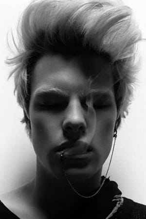 ГЛЕМ-ГОТ – БЪДИ МОДНА ИКОНА, НО ОСТАНИ ОТ ТЪМНАТА СТРАНА