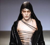 ГЛЕМ-ГОТ – БЪДИ МОДНА ИКОНА, НО ОСТАНИ ОТ ТЪМНАТА СТРАНА