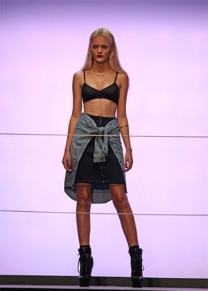 РИАНА – ПЪТЯТ ОТ БАРБАДОС ДО СВЕТОВНАТА МОДНА СЦЕНА