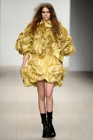 Джон Роша: „Намерете своя собствен глас, работете усилено и следвайте мечтите си!” 