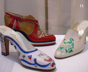 експонати от изложбата на обвуки в Монмартър