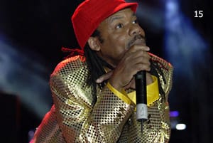 Грег Банис – вокал на “Hot Chocolate”