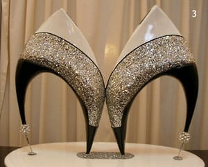 експонати от изложбата на обвуки в Монмартър