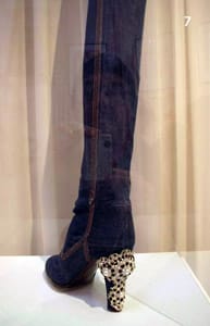 експонати от изложбата на обвуки в Монмартър