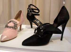 експонати от изложбата на обвуки в Монмартър