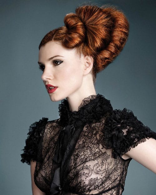 Певицата Бони – корица на Coiffure Beauty за май