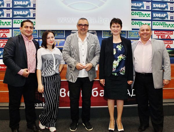 СВЕТОВНО STREET FASHION SHOW НА 24 МАЙ