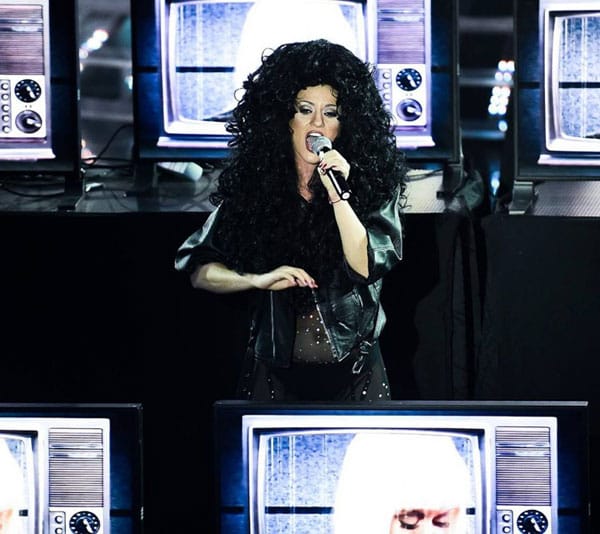 НАЙ-АТРАКТИВНИТЕ Перуки на Салон „МАГАМА”  в „Като две капки вода”