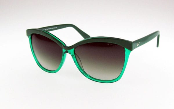 ГЛОРИЯ С КРЪГЛИ ОЧИЛА: ХИТ ЗА ЛЯТО 2015