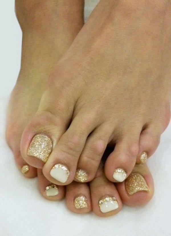 ГРИЖИ ЗА МАНИКЮРА И ПЕДИКЮРА ПРЕЗ ЛЯТОТО