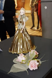 1.Кукла “Барби” с тоалет на Жана Жекова.