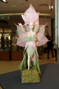 1.Кукла “Барби” с тоалет на Цено Вутов.