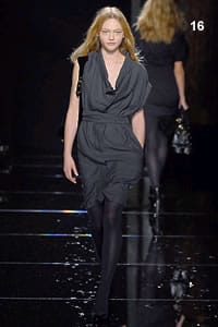 Модел на Стела Маккартни