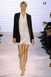 Модел на Стела Маккартни