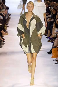 Модел на Стела Маккартни