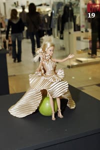 Кукла “Барби” с тоалет на Мина Тодорова