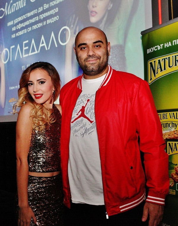 МАРИНА КИСКИНОВА ПРЕДСТАВИ ПЪРВИЯ СИ САМОСТОЯТЕЛЕН СИНГЪЛ „ОГЛЕДАЛО”