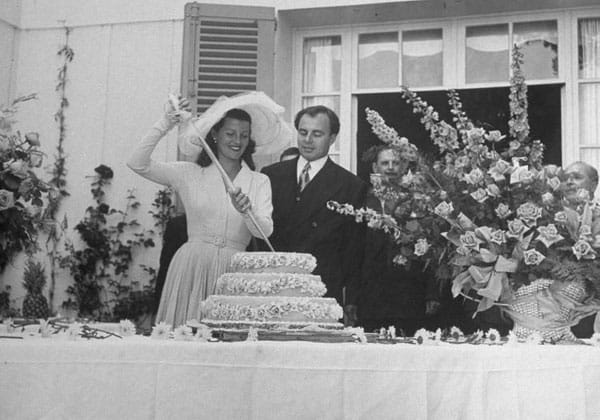 РИТА ХЕЙУЪРТ – БОГИНЯТА НА ЛЮБОВТА