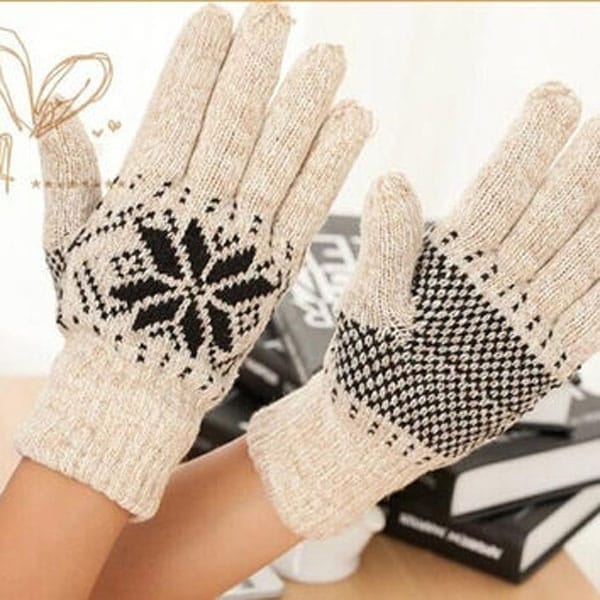 НЕОТРАЗИМИ, ВЪПРЕКИ СТУДА НАВЪН!