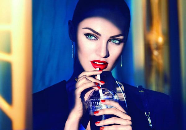 СОЧНИ УСТНИ ПРЕЗ ЦЕЛИЯ ДЕН