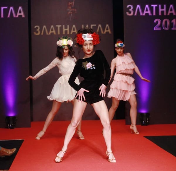 АКАДЕМИЯТА ЗА МОДА ОТЛИЧИ НАЙ-ДОБРИТЕ МОДНИ ТВОРЦИ  СЪС ЗЛАТНА ИГЛА 2016