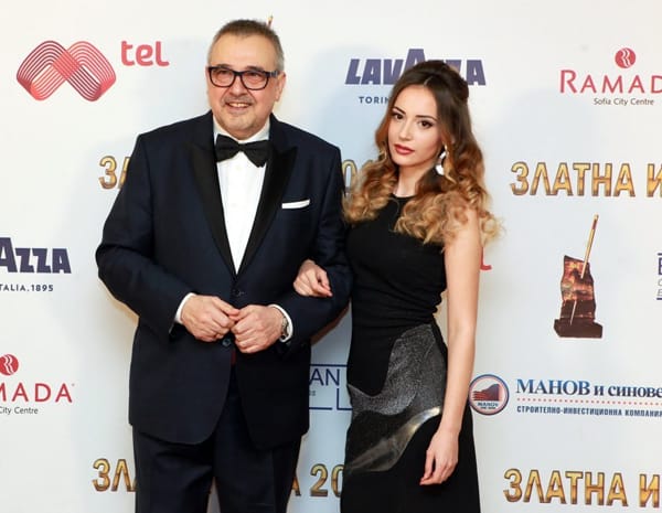 АКАДЕМИЯТА ЗА МОДА ОТЛИЧИ НАЙ-ДОБРИТЕ МОДНИ ТВОРЦИ  СЪС ЗЛАТНА ИГЛА 2016