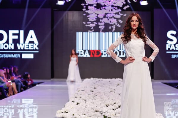 ЕВГЕНИЯ ЖИВКОВА ОТКРИ ВТОРИЯ ДЕН НА SOFIA FASHION WEEK 2016