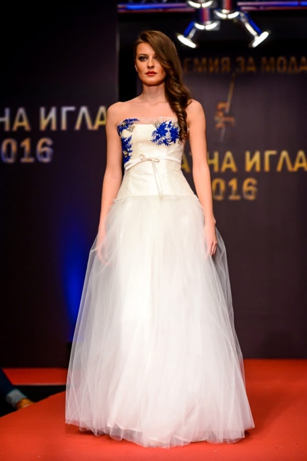 АКАДЕМИЯТА ЗА МОДА ОТЛИЧИ НАЙ-ДОБРИТЕ МОДНИ ТВОРЦИ СЪС ЗЛАТНА ИГЛА 2016