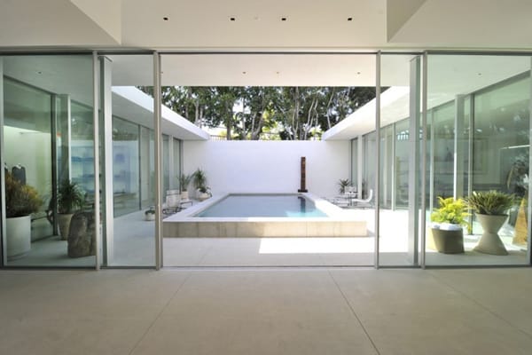 МЕРИ-КЕЙТ И АШЛИ ОЛСЪН – ОТ КИНОТО КЪМ ЛУКСОЗНИЯ  МИНИМАЛИЗЪМ НА THE ROW