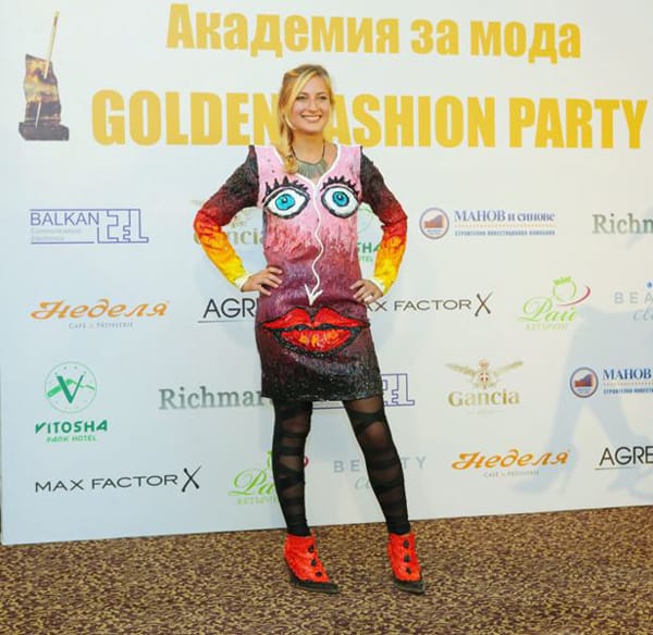 ЕКСПЛОЗИЯ ОТ СТИЛ, КРАСОТА И ЕЛЕГАНТНОСТ