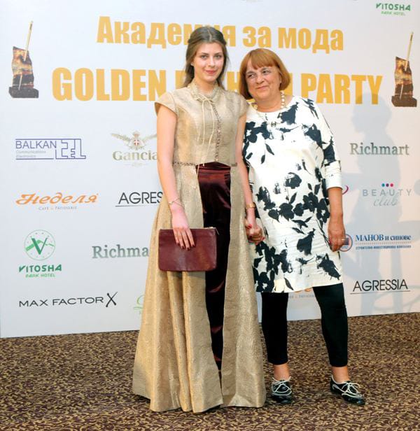 ЕКСПЛОЗИЯ ОТ СТИЛ, КРАСОТА И ЕЛЕГАНТНОСТ