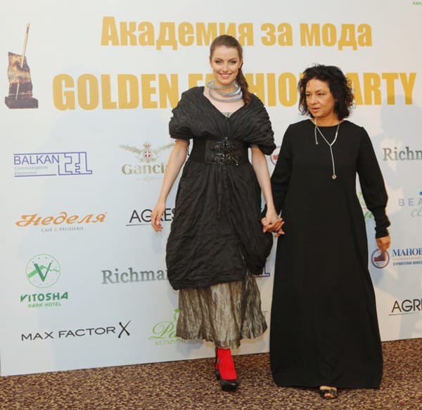 ЕКСПЛОЗИЯ ОТ СТИЛ, КРАСОТА И ЕЛЕГАНТНОСТ