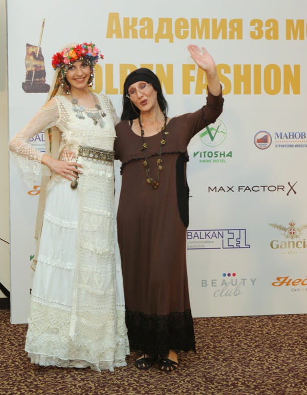 ЕКСПЛОЗИЯ ОТ СТИЛ, КРАСОТА И ЕЛЕГАНТНОСТ