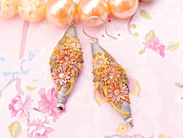 В СТРАНАТА НА ПОЛИМЕРНИТЕ БИЖУТА