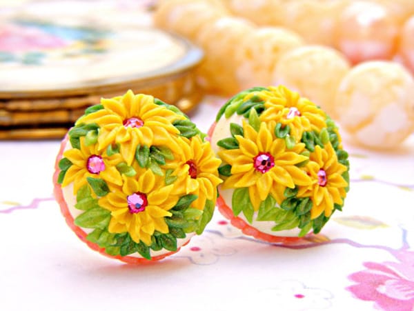 В СТРАНАТА НА ПОЛИМЕРНИТЕ БИЖУТА