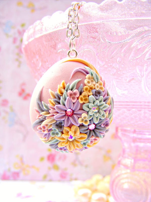 В СТРАНАТА НА ПОЛИМЕРНИТЕ БИЖУТА