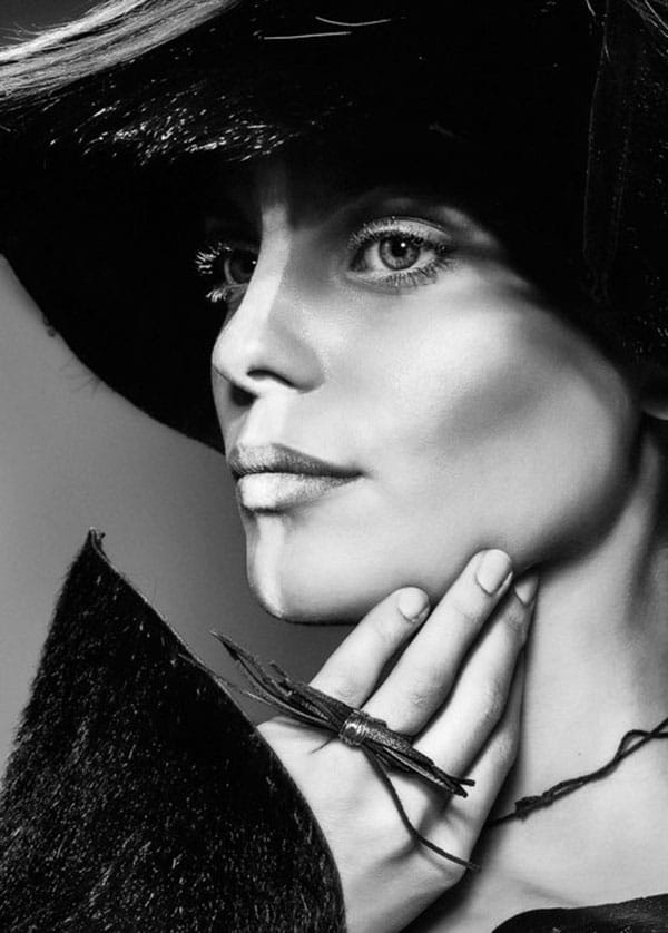 МАРИНА МЛАДЕНОВА: ЗА МЕН КРАСОТАТА Е РАЗЛИЧИЕ