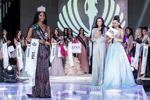 ХРИСТО ЧУЧЕВ ОБЛЕЧЕ ЕДНИ ОТ НАЙ-КРАСИВИТЕ ЖЕНИ В СВЕТА