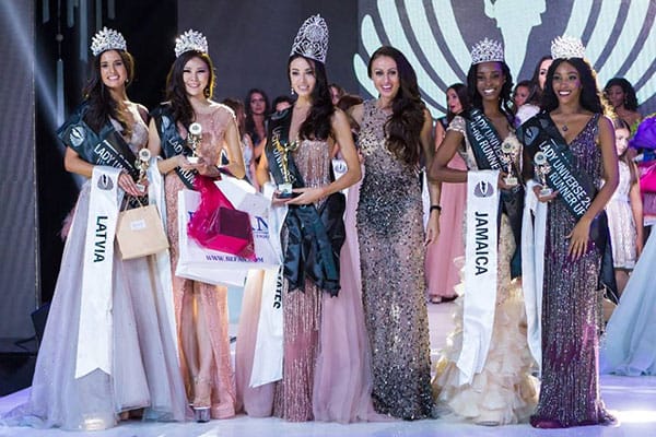 ХРИСТО ЧУЧЕВ ОБЛЕЧЕ ЕДНИ ОТ НАЙ-КРАСИВИТЕ ЖЕНИ В СВЕТА