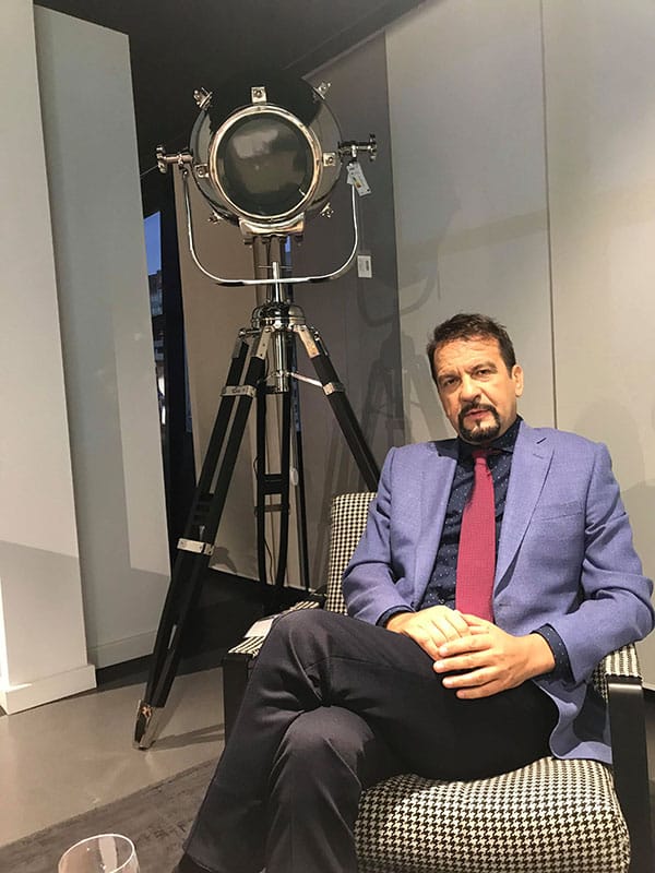 НИКИ КЪНЧЕВ ИЛИ ЖАРГОНЪТ В МОДАТА