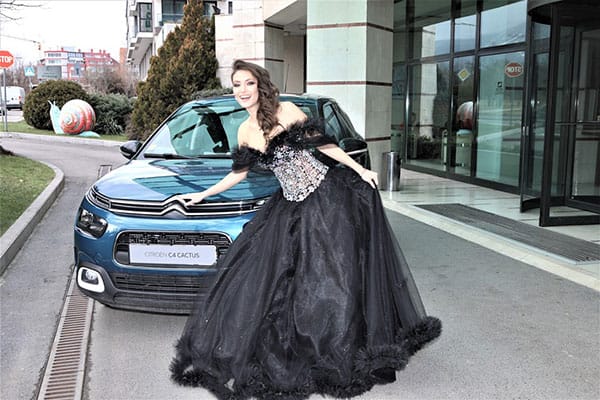 БЛЯСКАВ РЕВЮ-СПЕКТАКЪЛ ЗА БГ МОДНА ИКОНА 2018