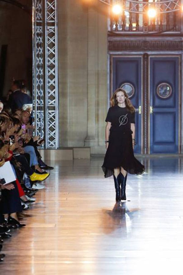 КЛЕЪР УАЙТ КЕЛЪР – ДИЗАЙНЕРЪТ, ОПАЗИЛ НАЙ-ГОЛЯМАТА МОДНА ТАЙНА ЗА 2018