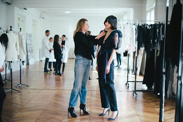 КЛЕЪР УАЙТ КЕЛЪР – ДИЗАЙНЕРЪТ, ОПАЗИЛ НАЙ-ГОЛЯМАТА МОДНА ТАЙНА ЗА 2018