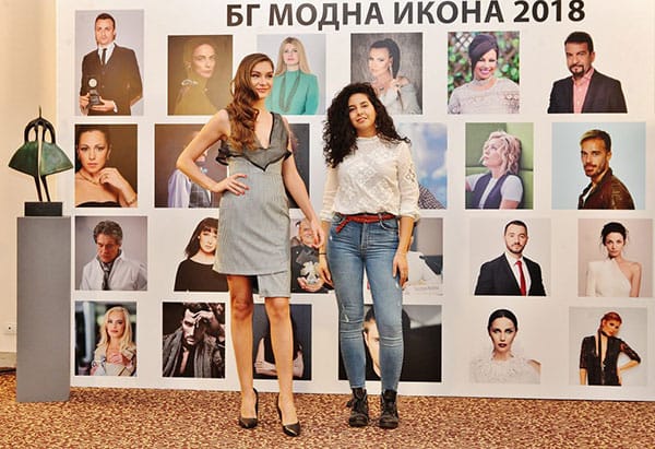 БЪЛГАРСКИ И ЧУЖДЕСТРАННИ СТУДЕНТИ ВПЕЧАТЛИХА С ДИЗАЙНЕРСКИ ПРОИЗВЕДЕНИЯ НА БГ МОДНА ИКОНА 2018