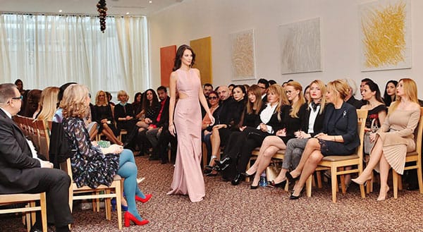 БЪЛГАРСКИ И ЧУЖДЕСТРАННИ СТУДЕНТИ ВПЕЧАТЛИХА С ДИЗАЙНЕРСКИ ПРОИЗВЕДЕНИЯ НА БГ МОДНА ИКОНА 2018